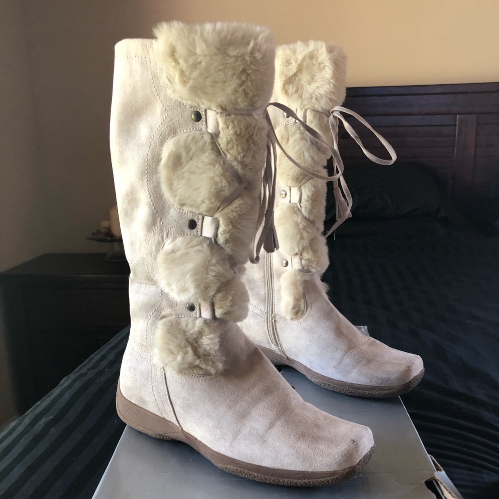 Suede boots